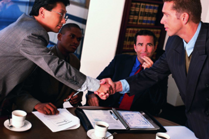 法院如何执行债务偿还？